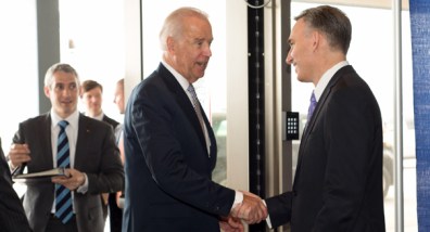 140825_joe_biden_red_fish_blue_fish_605